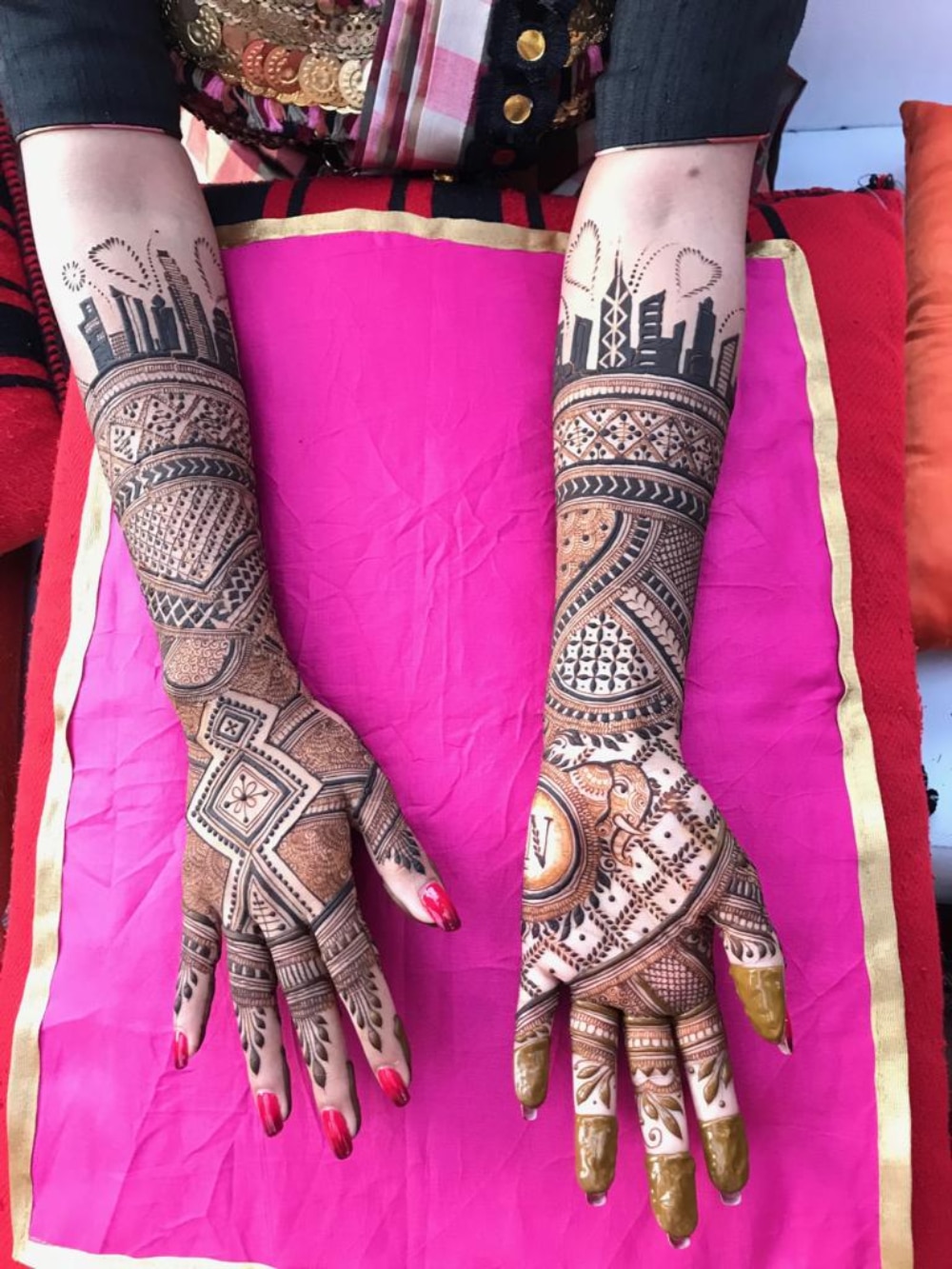 Top Portrait Mehendi Artists in Surat - Best Portrait Mhendiwali - Justdial